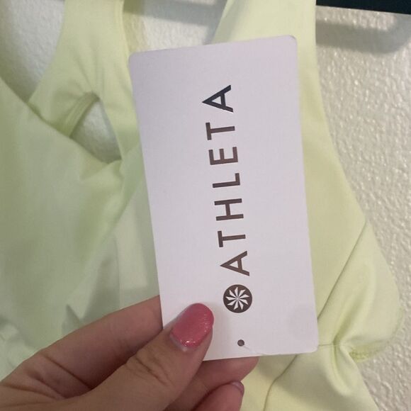NWT- Athleta- lime sherbet colored D-DD supersonic sports bra- Size 3X - Picture 3 of 8